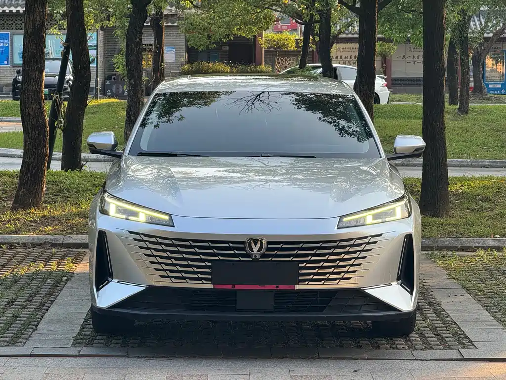 Changan Yida — миниатюра 2