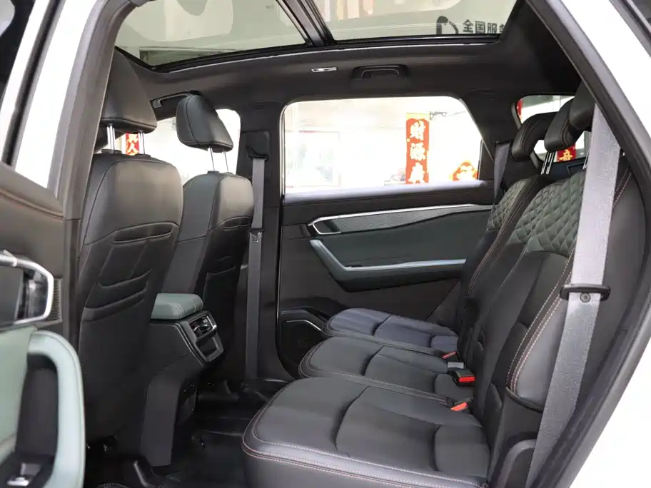 Geely Haoyue L — миниатюра 10