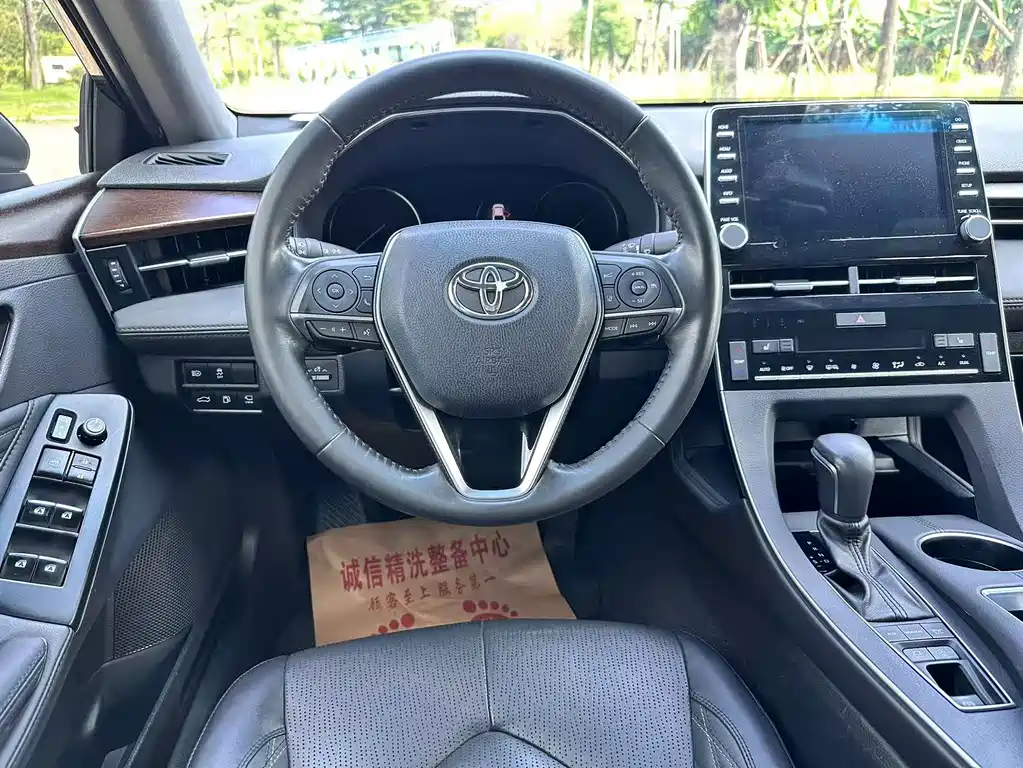 Toyota Avalon — миниатюра 10