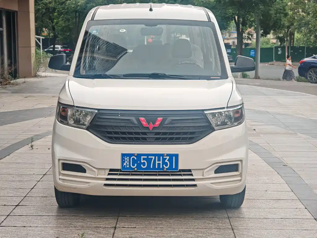 Wuling Hongguang V — миниатюра 2