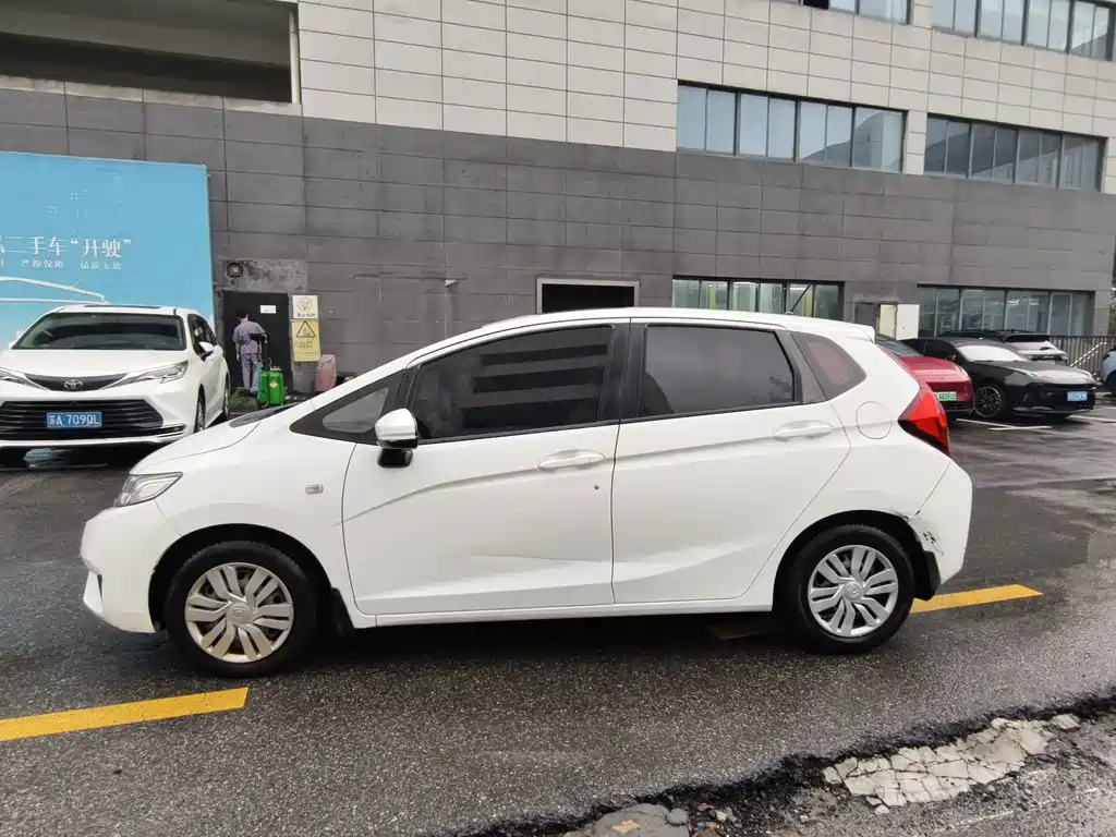 Honda Fit — миниатюра 10