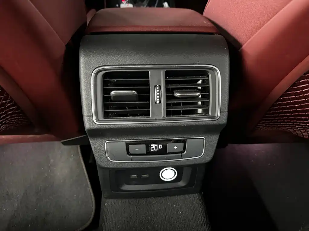 Audi Q5L Sportback — миниатюра 11