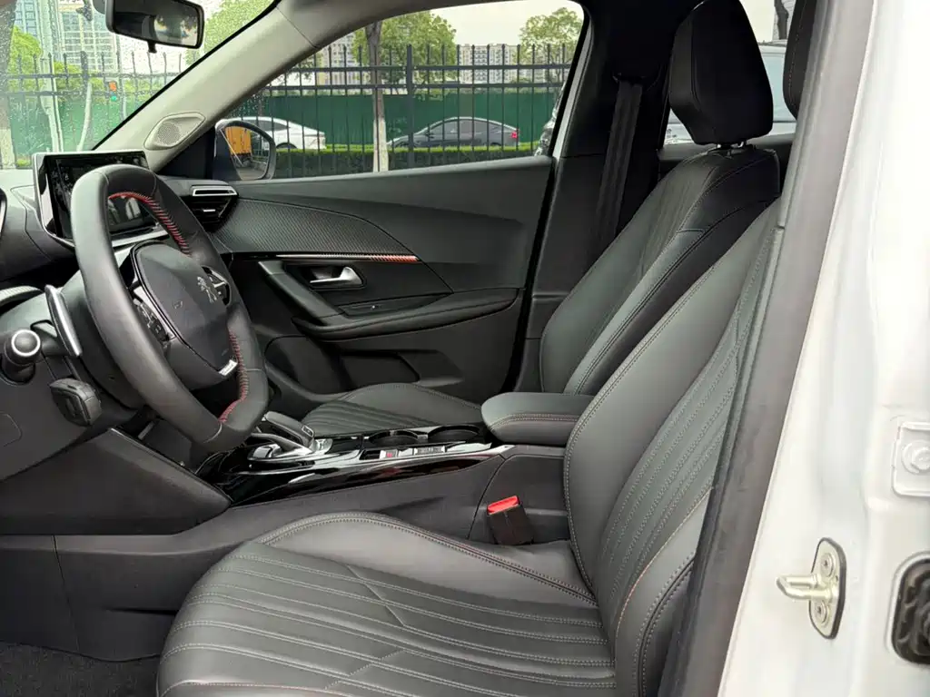 Peugeot 2008 — миниатюра 6