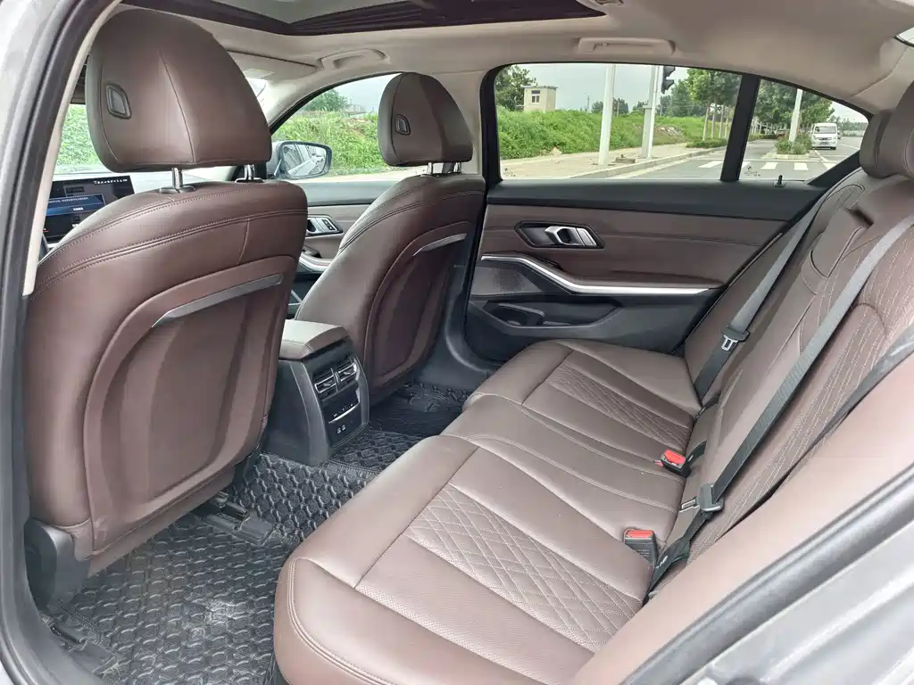 BMW i3 2024 eDrive 35 L