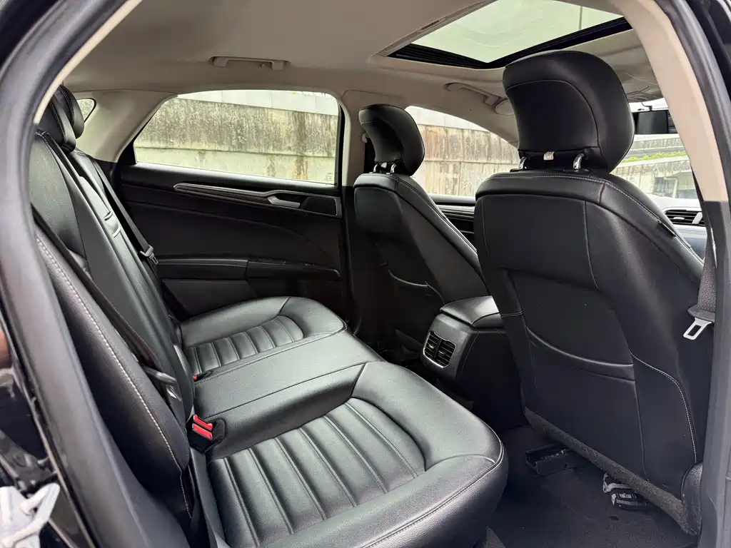 Ford Mondeo — миниатюра 27