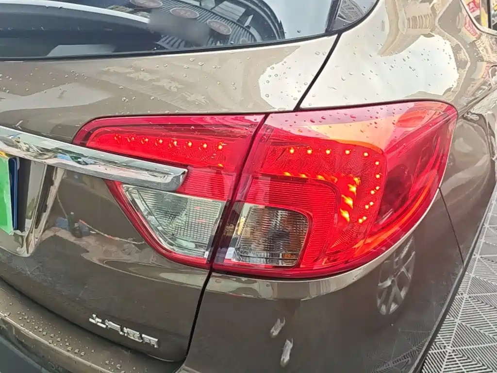 Buick Envision Plus — миниатюра 8