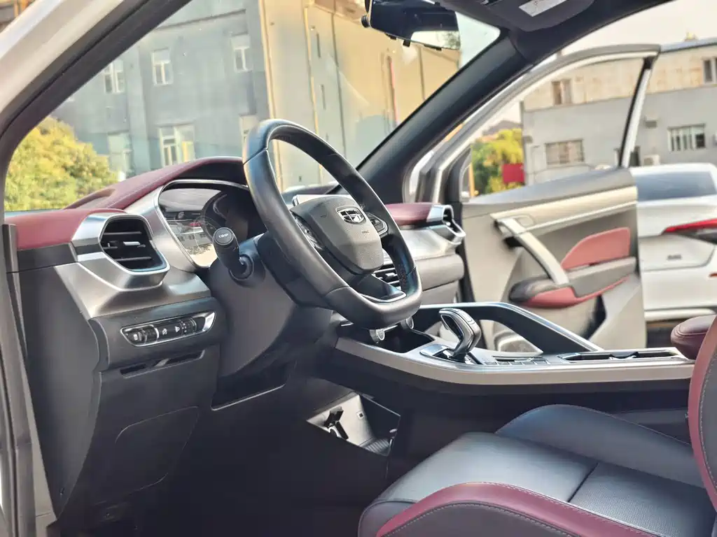 Geely Binyue — миниатюра 13