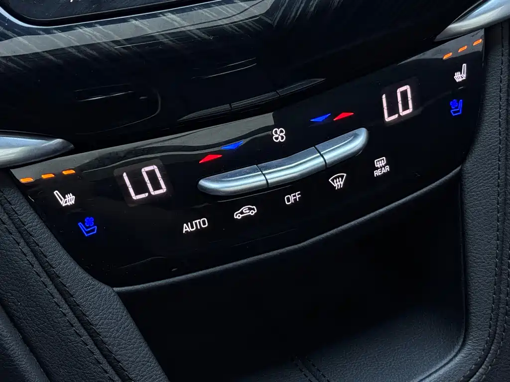 Cadillac XT6 — миниатюра 11