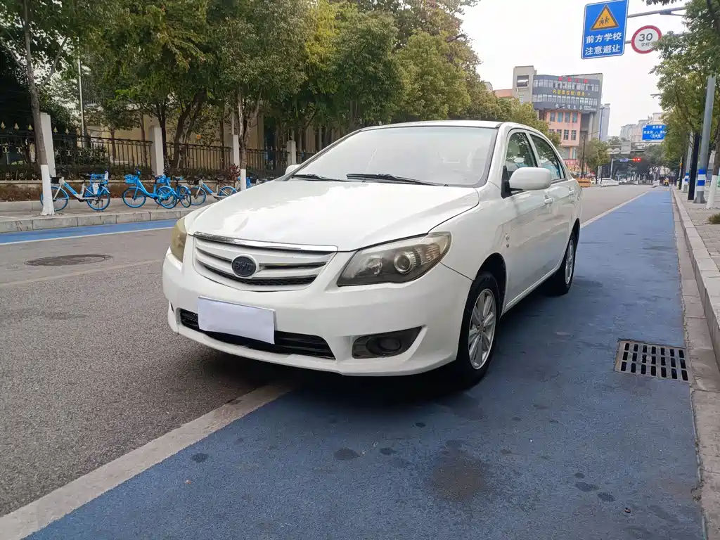 Byd L3 2012