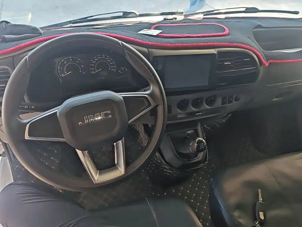 JMC Tesla — миниатюра 10