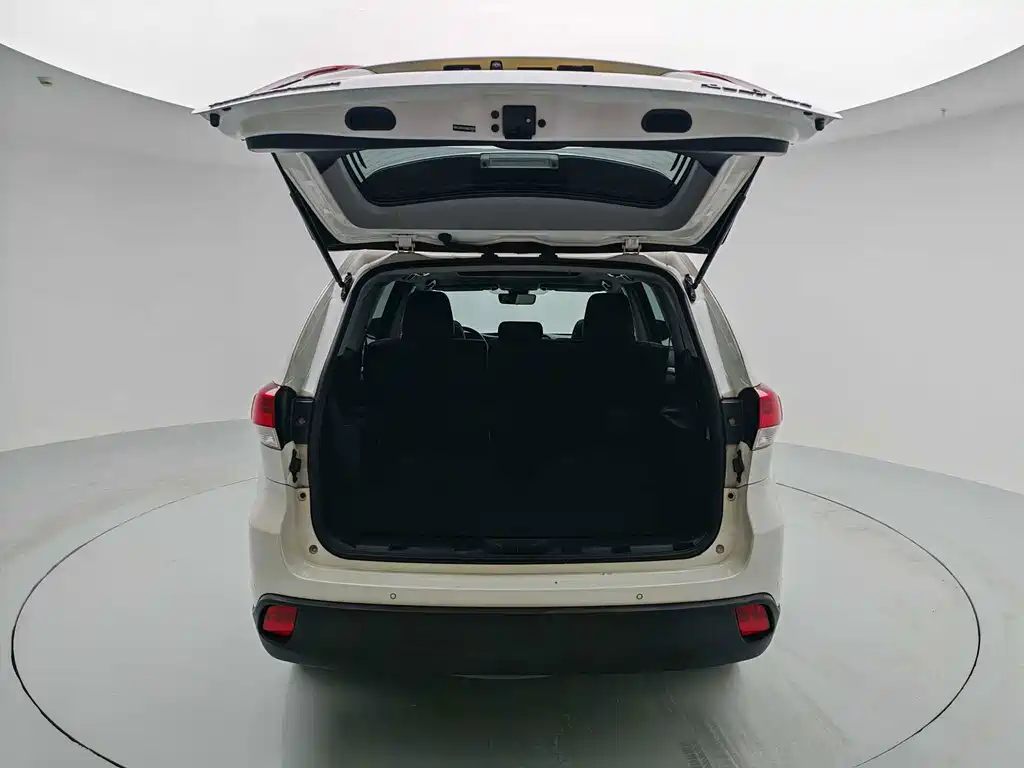 Toyota Highlander — миниатюра 18