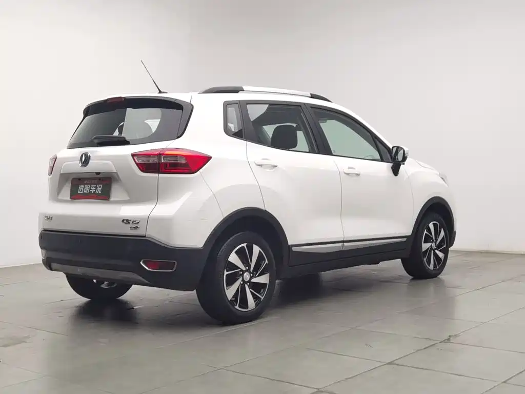 Changan CS15EV — миниатюра 2