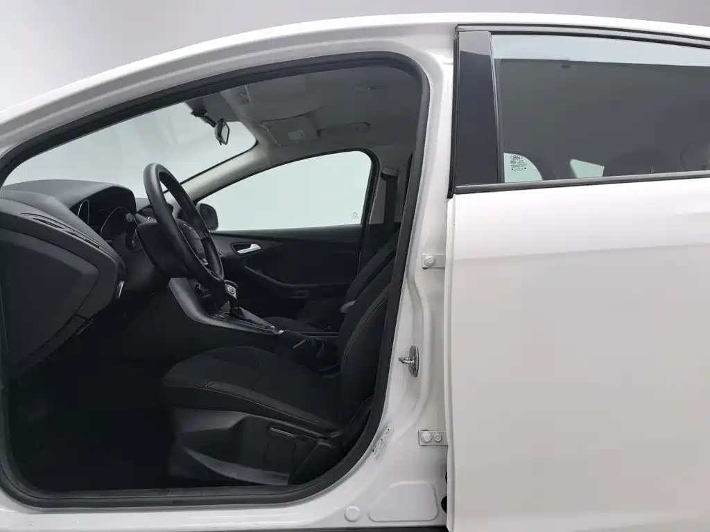 Ford Focus — миниатюра 10
