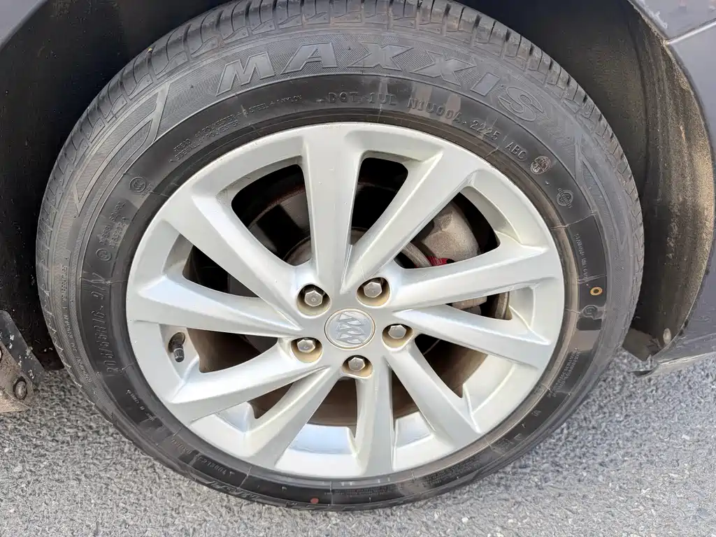 Buick Verano — миниатюра 9