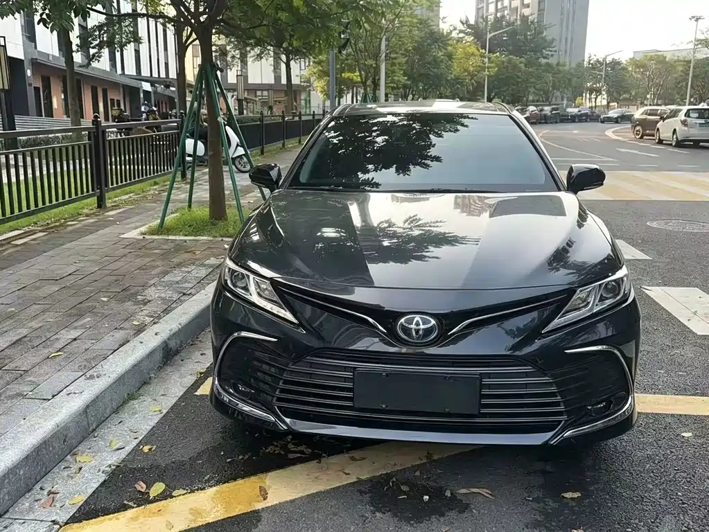 Toyota Camry — миниатюра 2