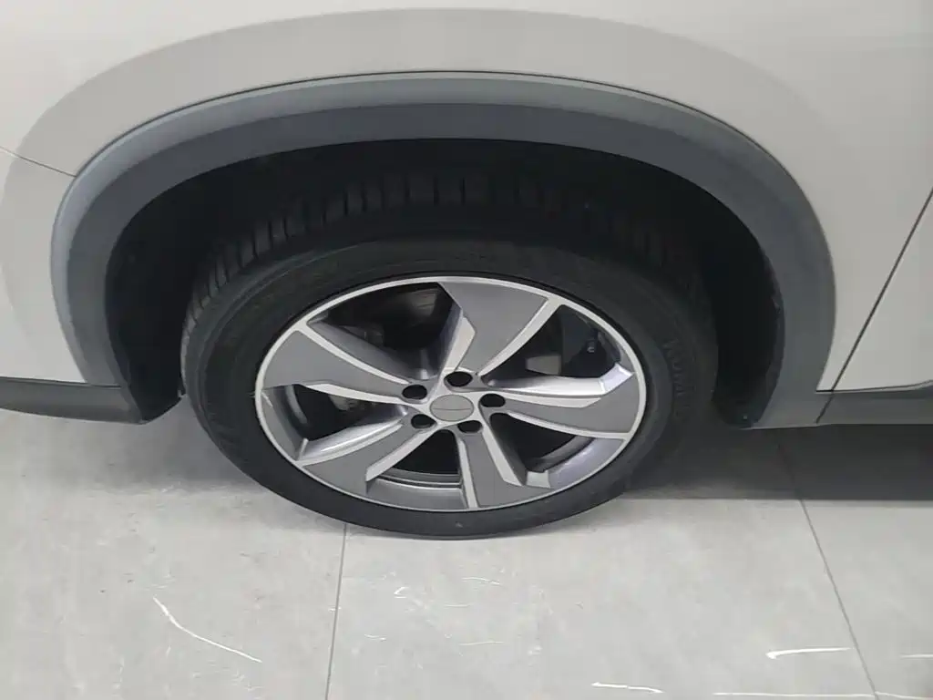 Geely Haoyue L — миниатюра 23