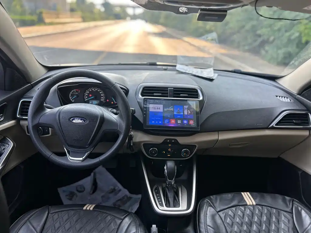 Ford Escort — миниатюра 8