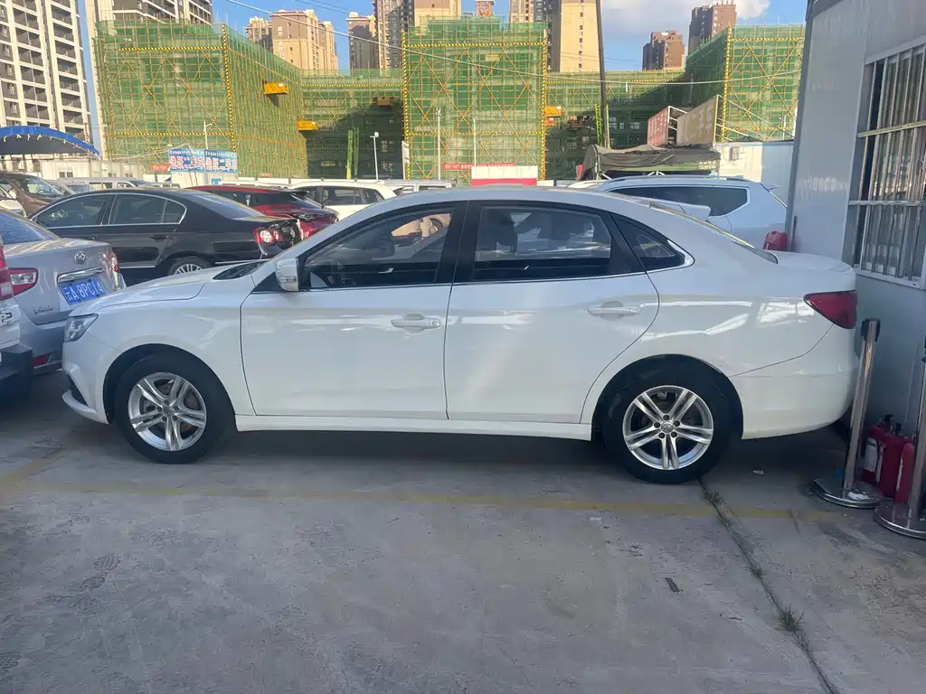 Bestune B30EV — миниатюра 9