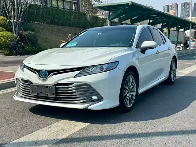 TOYOTA CAMRY 2018