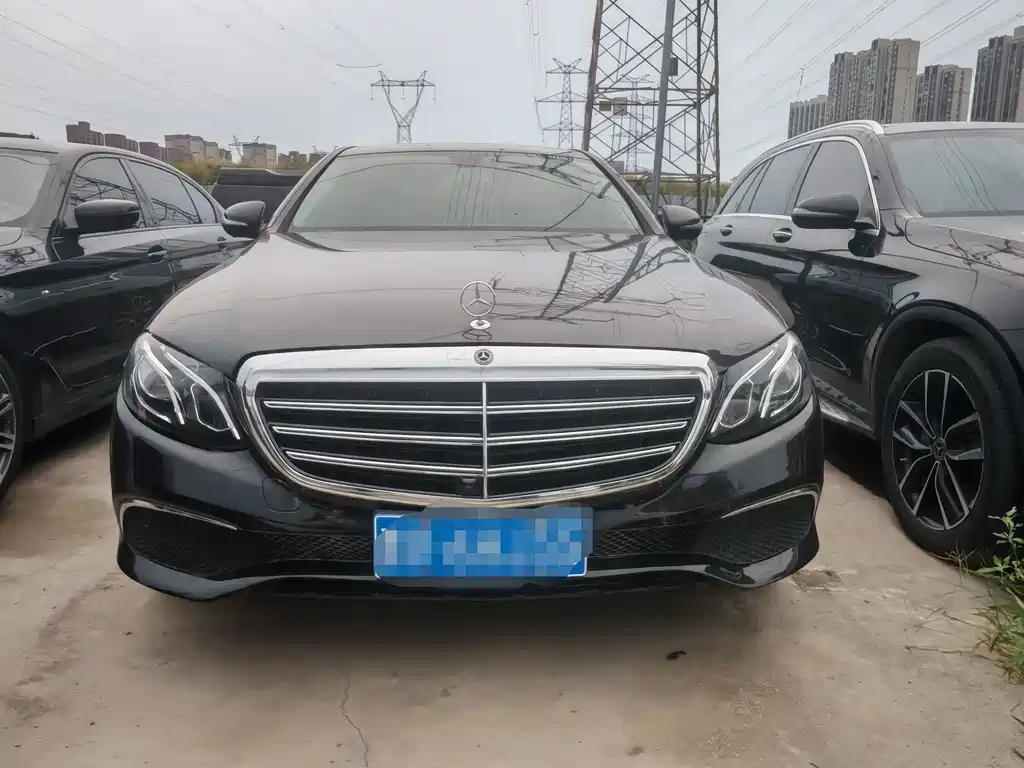 Mercedes-Benz E-Class — миниатюра 2