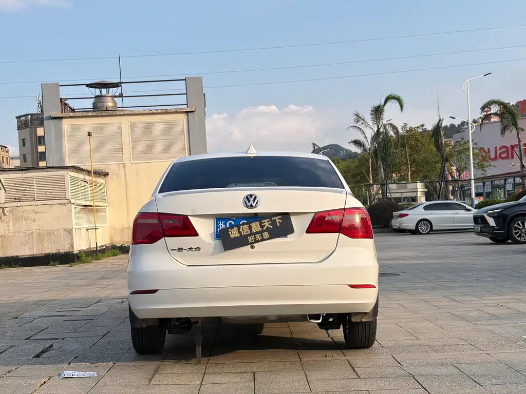 Volkswagen Jetta — миниатюра 8