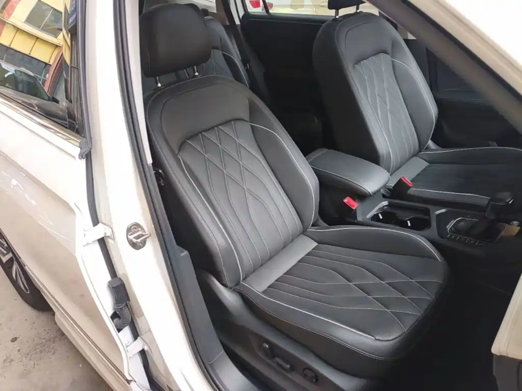Volkswagen Tiguan L PHEV — миниатюра 25