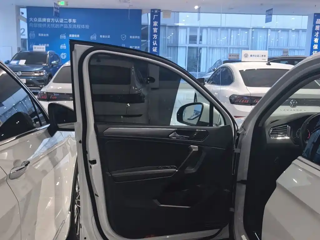 Volkswagen Tiguan L — миниатюра 9