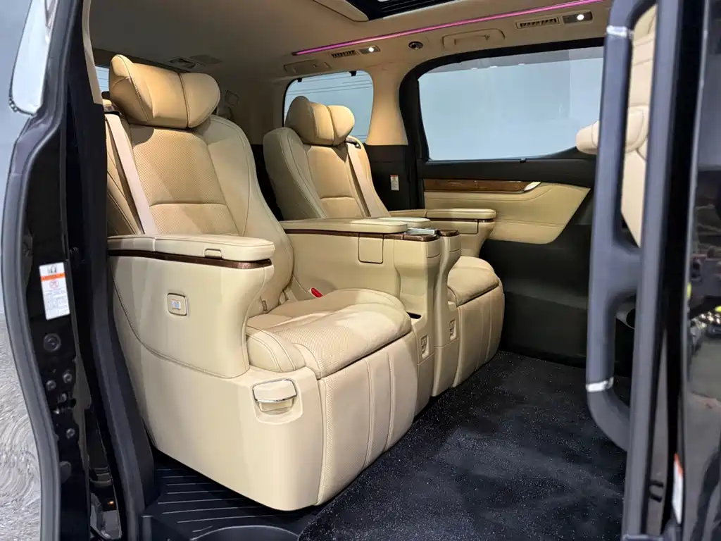 Toyota Alphard 2015 3.5L Luxury