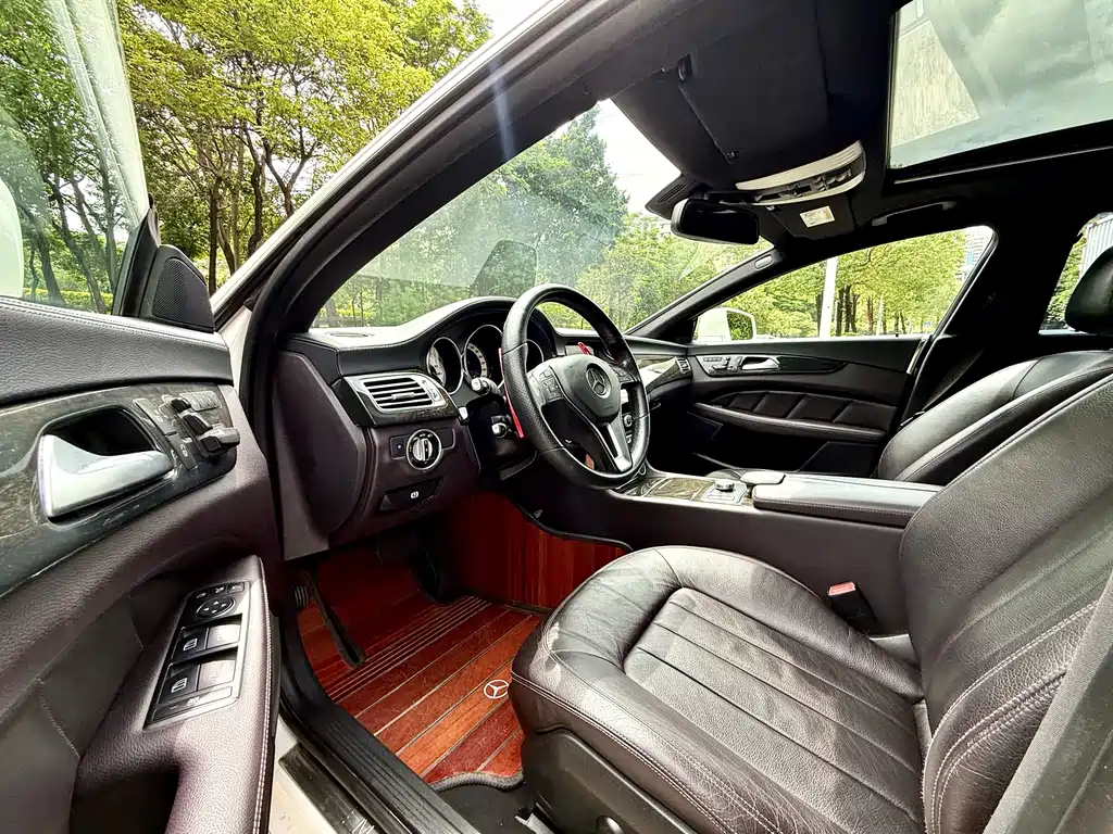 Mercedes-Benz CLS 2012 CLS 300 CGI