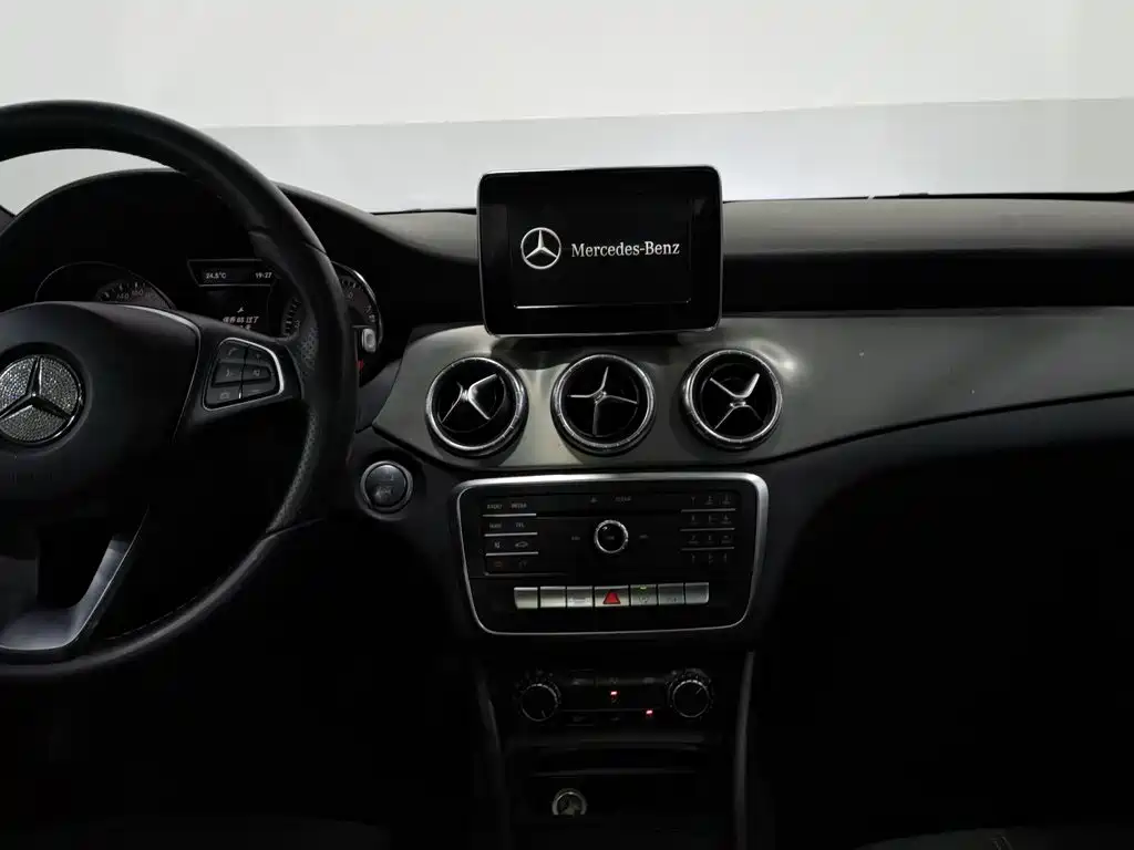 Mercedes-Benz CLA (Import) — миниатюра 12