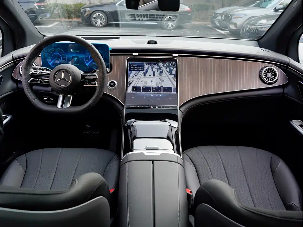 MERCEDES-BENZ EQE SUV