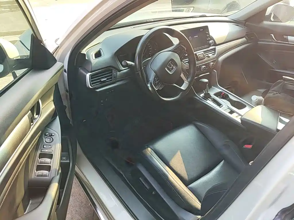 Honda Accord — миниатюра 16