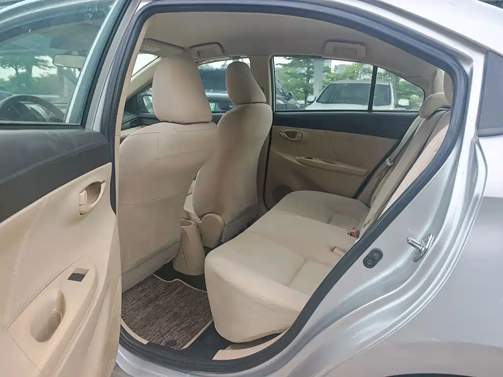 Toyota Vios — миниатюра 8
