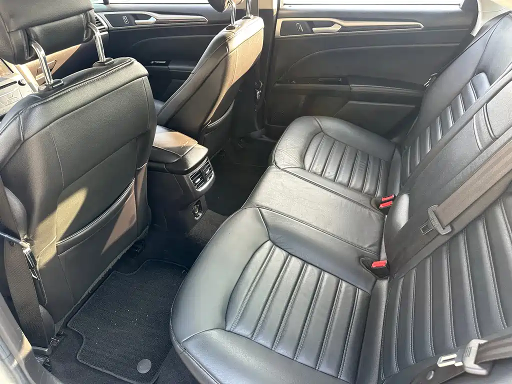 Ford Mondeo — миниатюра 11