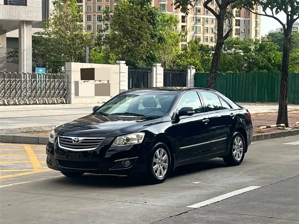 Купить Toyota Camry