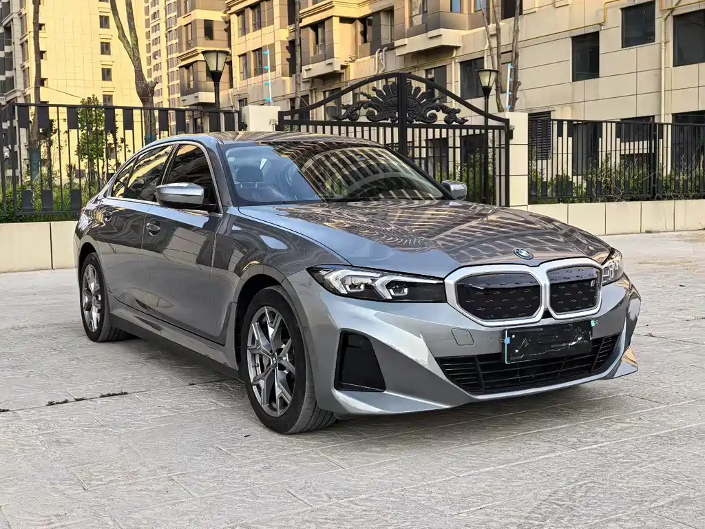 BMW i3 2022 eDrive 35 L