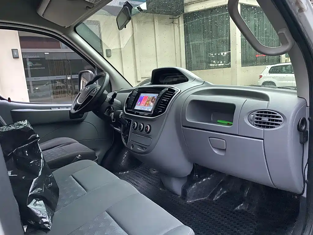 MAXUS V80 — миниатюра 14