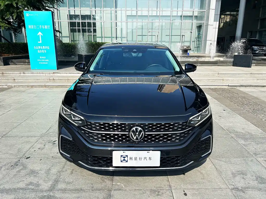 Volkswagen Passat 2023 330TSI Luxury