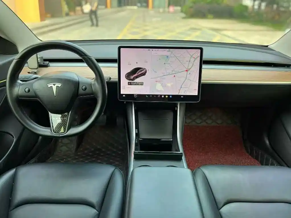 Tesla Model 3 — миниатюра 4