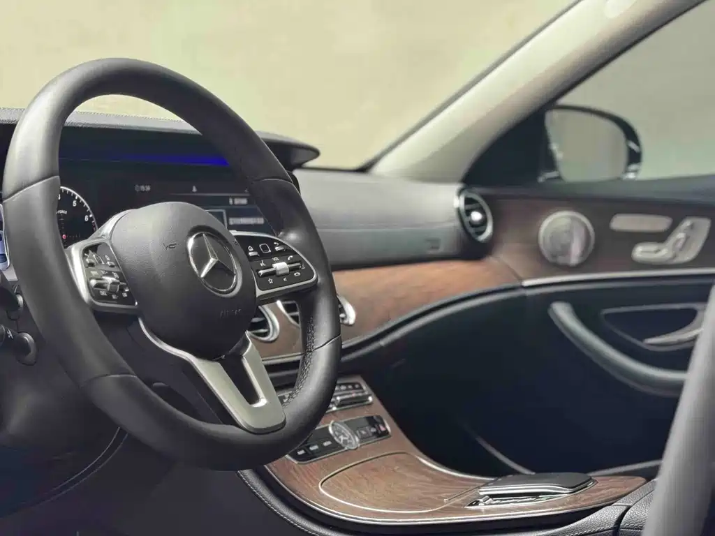 Mercedes-Benz E-Class E 2019 E 300 L Luxury