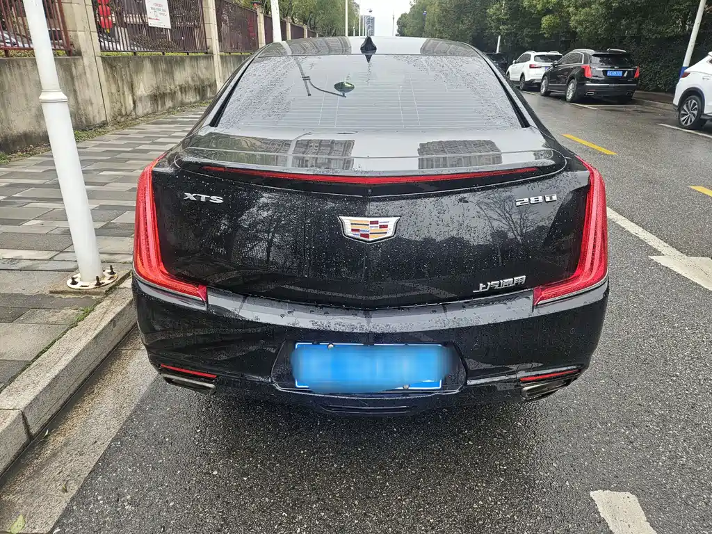 CADILLAC XTS