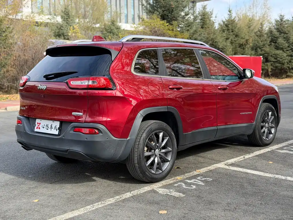 Jeep Cherokee (Import) 2.4L Elite Edition, фото 7