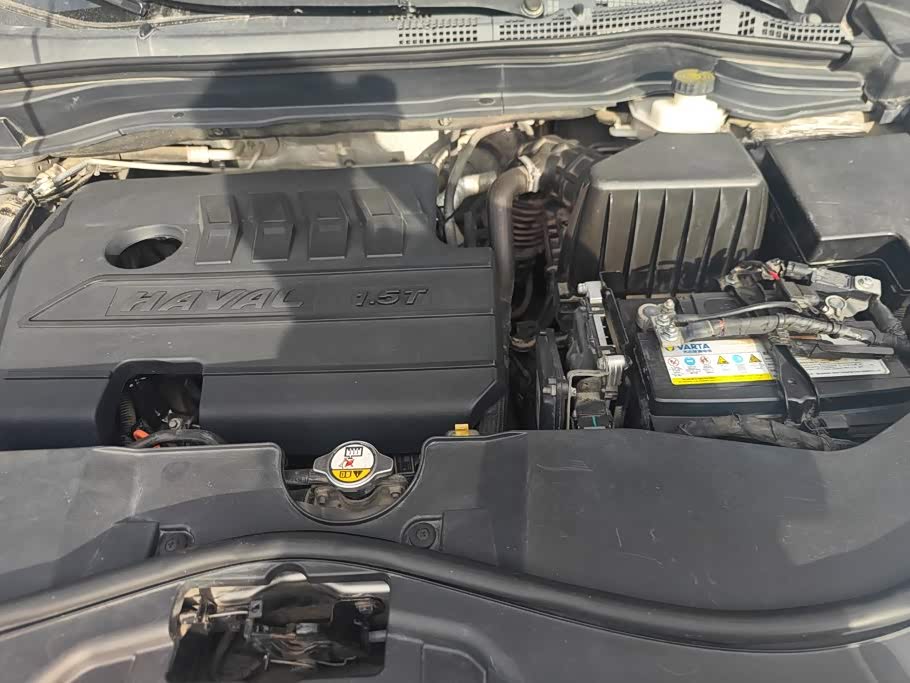 Haval Haval M6 1.5 л 2021 г. Серебристо-серый, пробег 48099 км