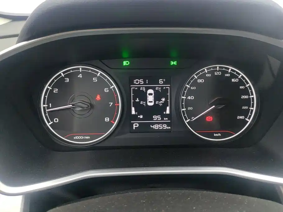 Geely Binyue — миниатюра 14