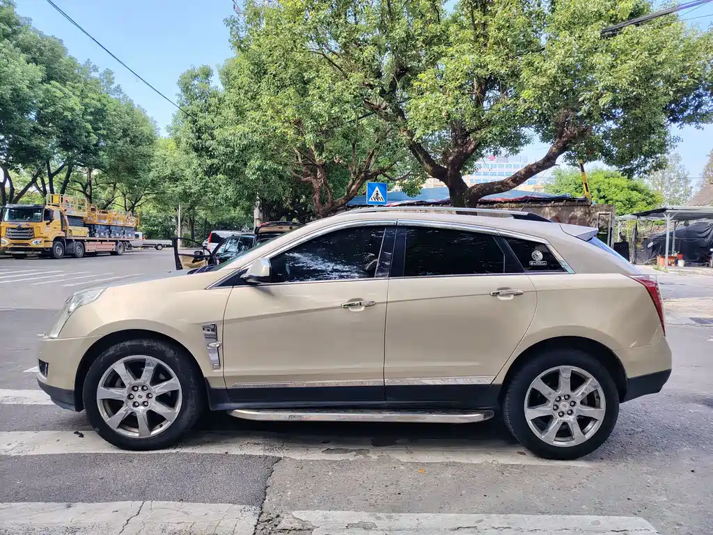 Cadillac SRX — миниатюра 10