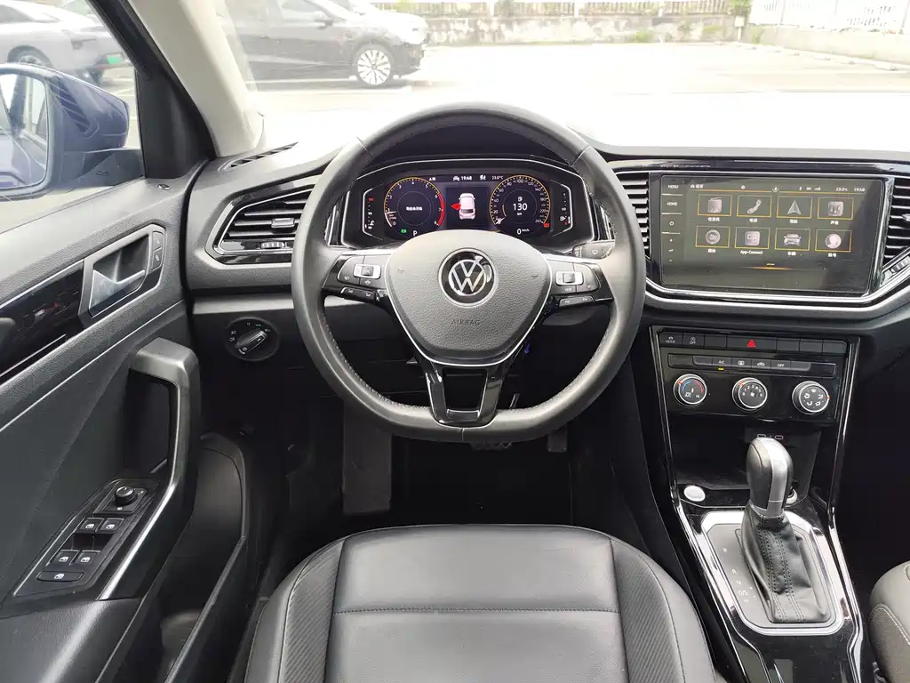 VOLKSWAGEN T ROC EXPLORING SONGS