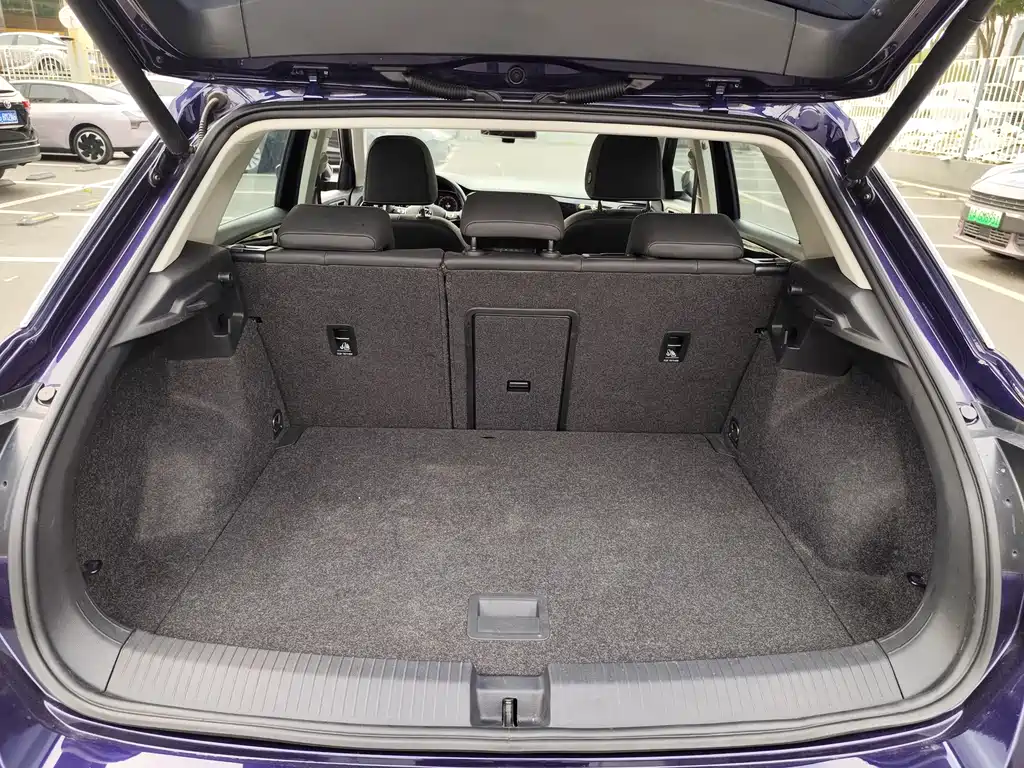 VOLKSWAGEN T ROC EXPLORING SONGS