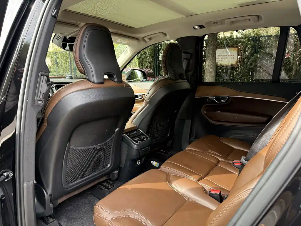 Volvo XC90 — миниатюра 7