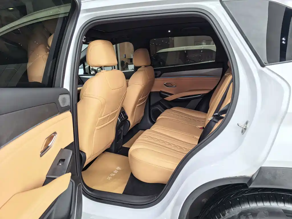 BYD L DM-i — миниатюра 6