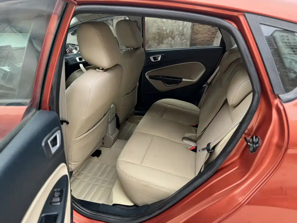 Ford Fiesta 2009 1.3L MT Fashion